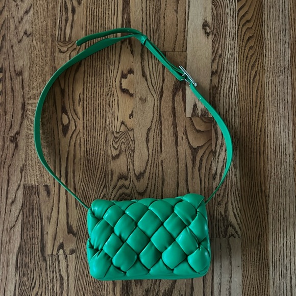 JW PEI Green Quilted Puffy Crossbody Bag - Picture 1 of 15